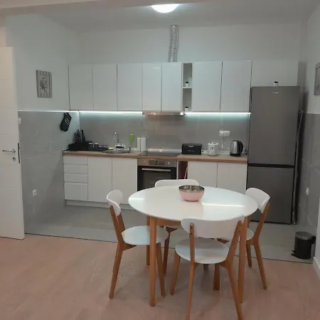 Olive Center * تريبينيي